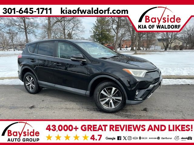 Used 2018 Toyota RAV4 XLE image 1