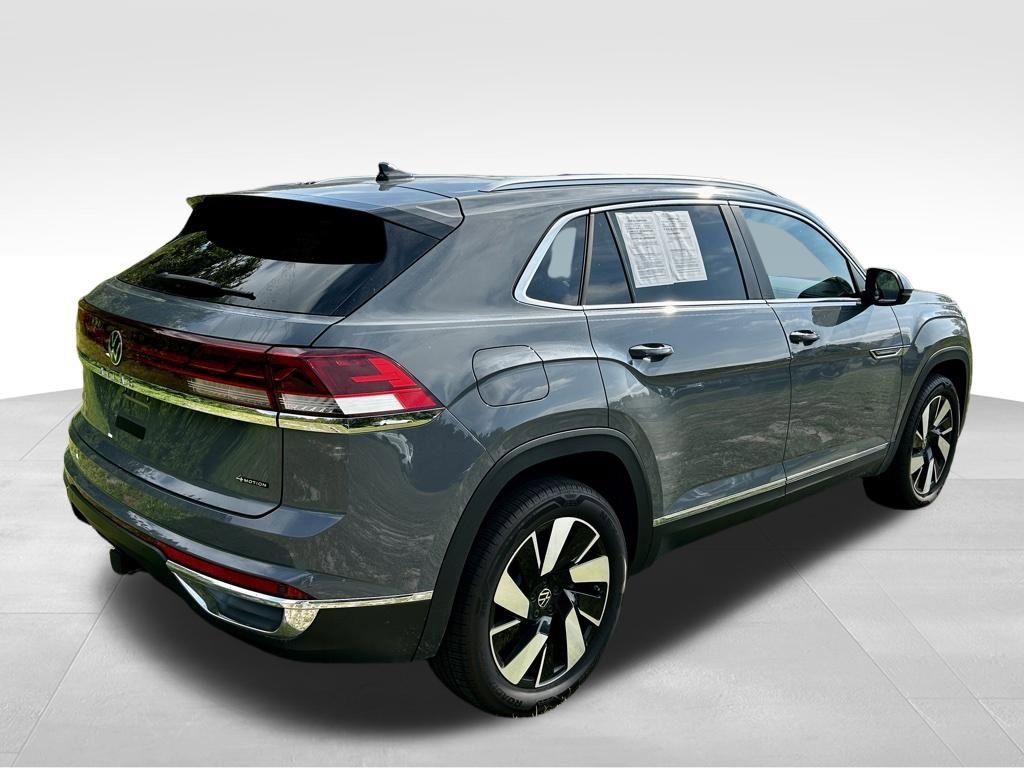 Used 2025 Volkswagen Atlas Cross Sport SEL image 6