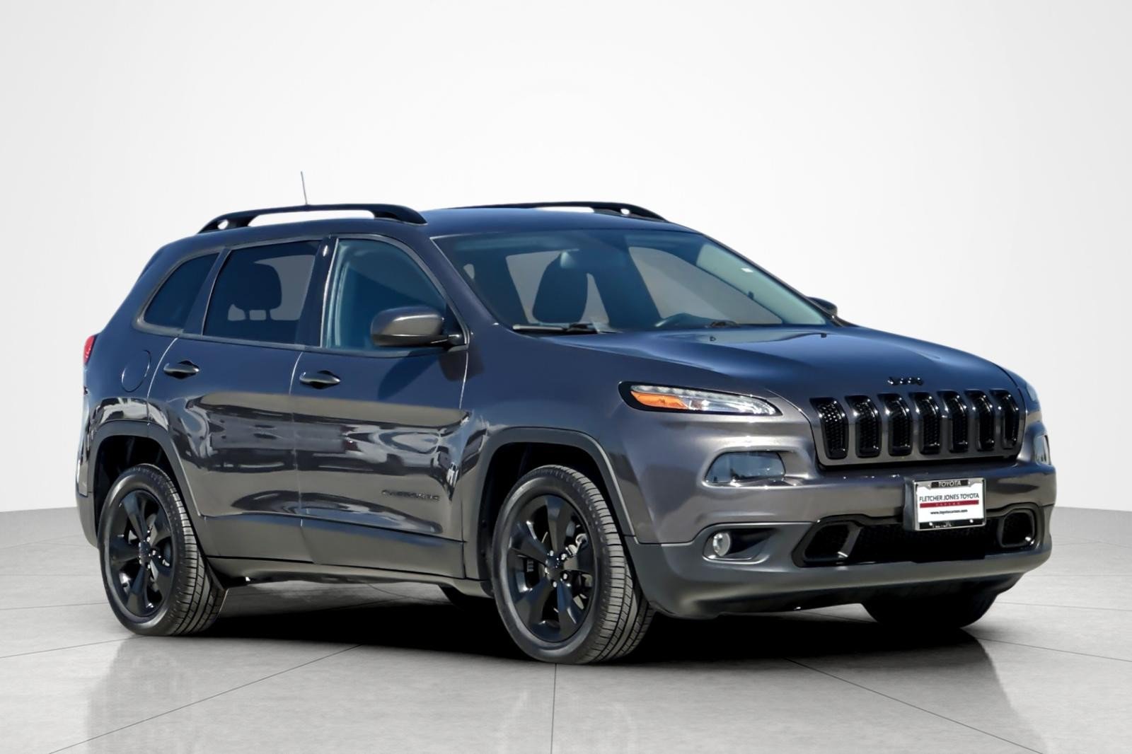Used 2018 Jeep Cherokee Latitude w/ Altitude Package FWD image 7