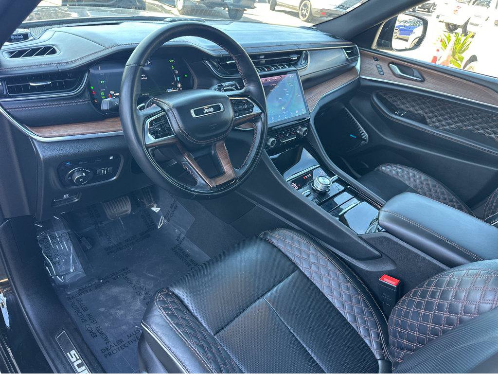 Used 2022 Jeep Grand Cherokee Summit w/ Advanced Protech Group IV AWD/4WD image 16