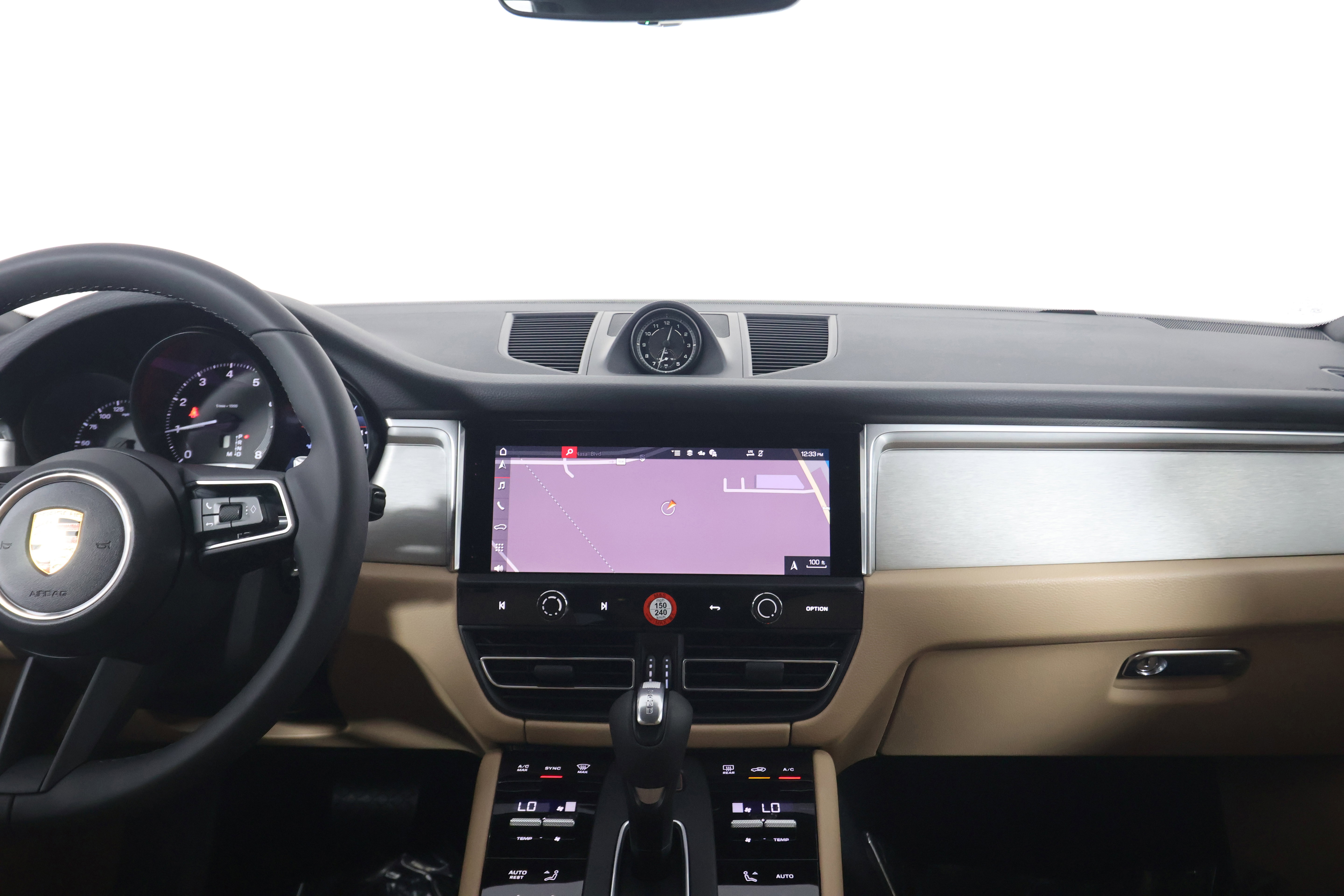 Certified 2026 Porsche Macan image 19