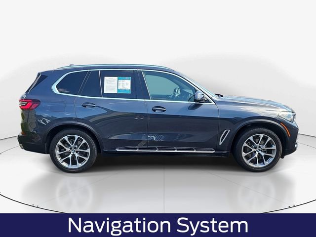 Used 2021 BMW X5 xDrive40i w/ Parking Assistance Package AWD/4WD image 3