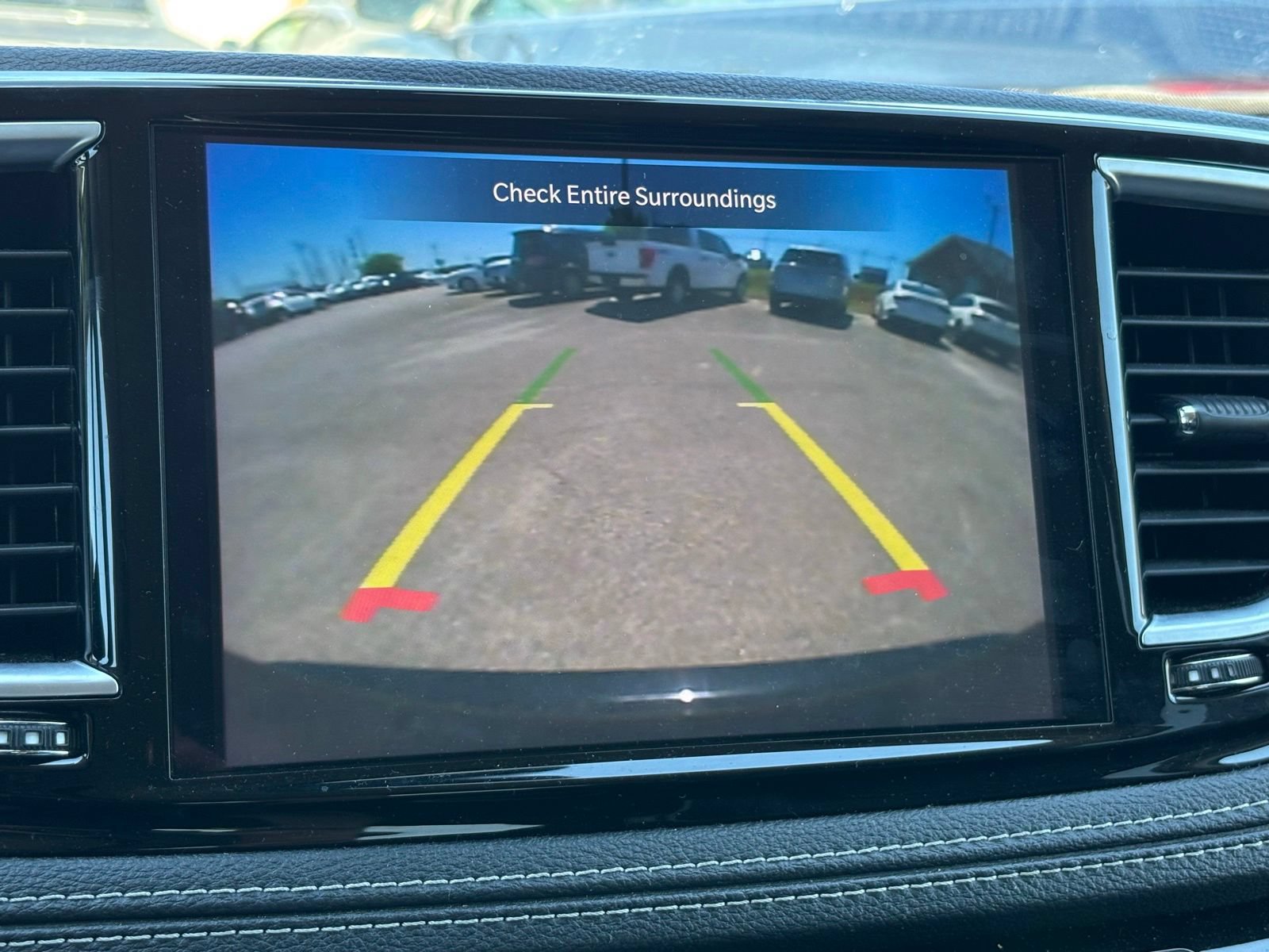 Used 2023 Chrysler Pacifica Limited FWD image 10