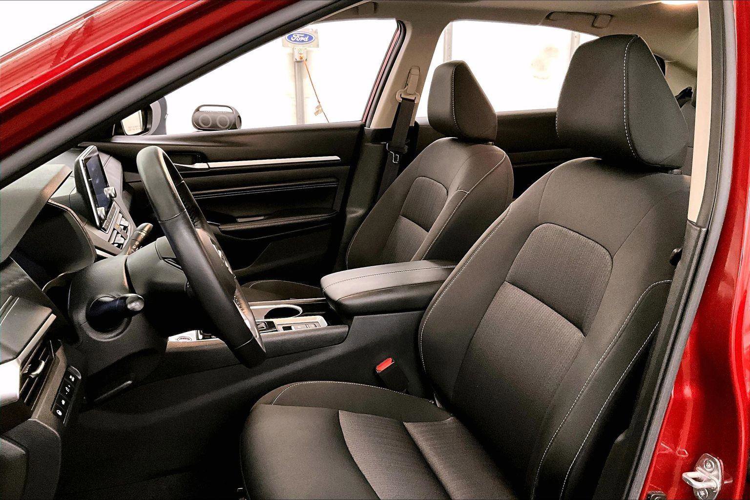 Used 2021 Nissan Altima 2.5 SV w/ SV Premium Package image 24