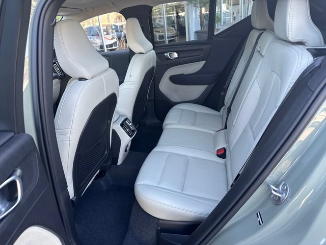 Used 2025 Volvo XC40 B5 Ultra w/ Climate Package AWD/4WD image 25