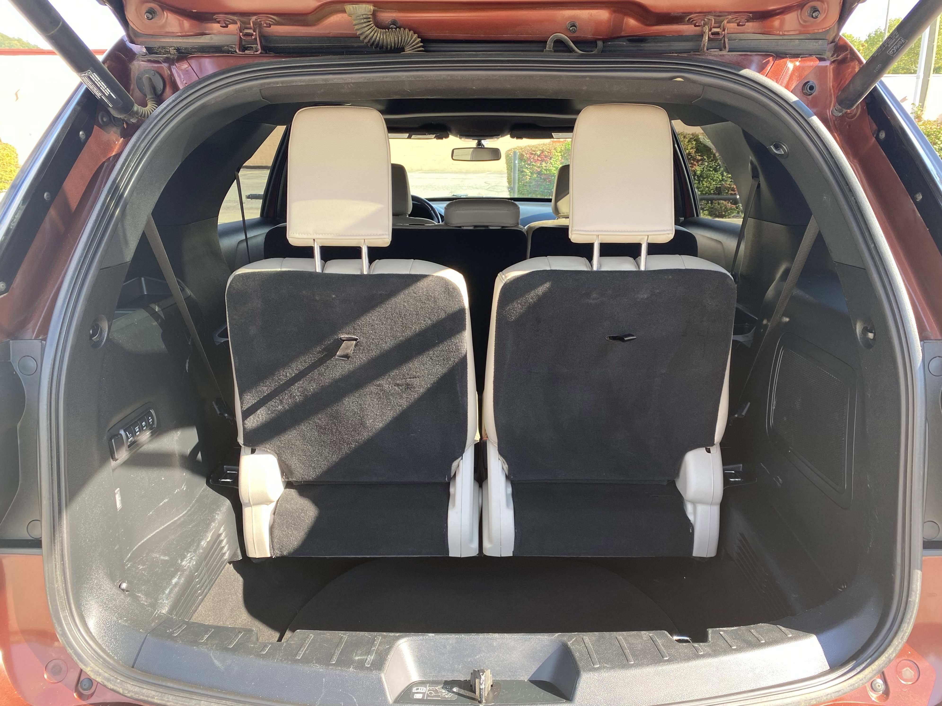 Used 2018 Ford Explorer Limited image 26