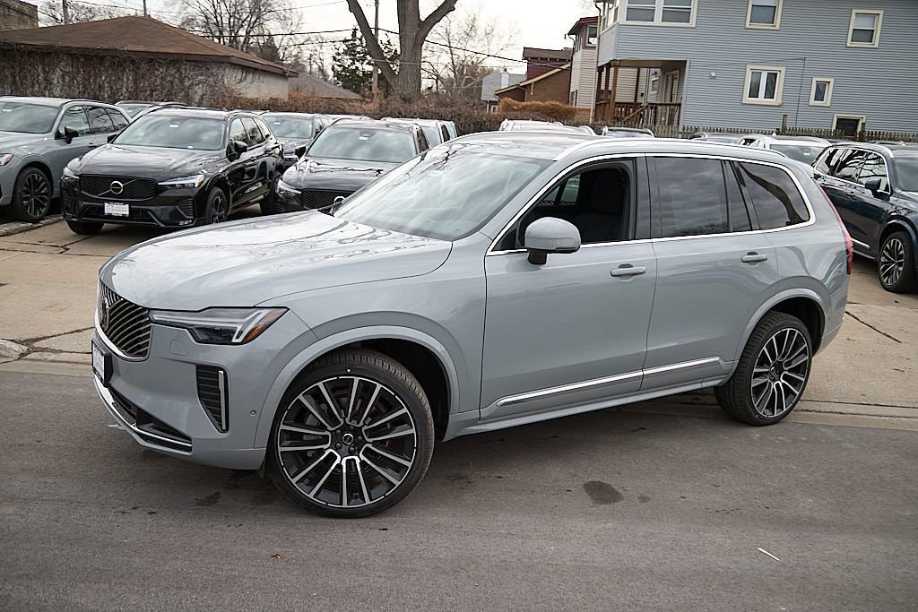 New 2026 Volvo XC90 B6 Plus w/ Protection Package image 3