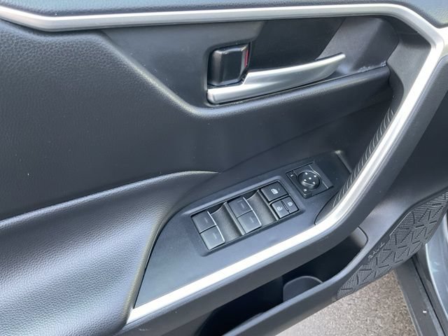 Used 2025 Toyota RAV4 XLE AWD/4WD image 26