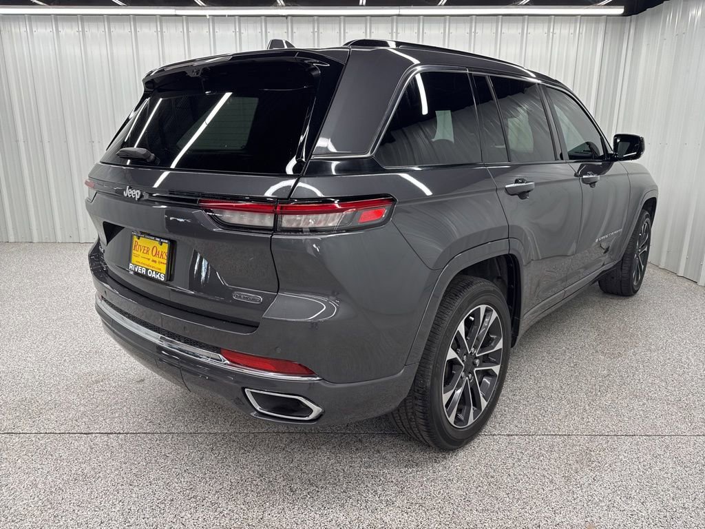 Used 2022 Jeep Grand Cherokee Overland w/ Luxury Tech Group IV AWD/4WD image 6
