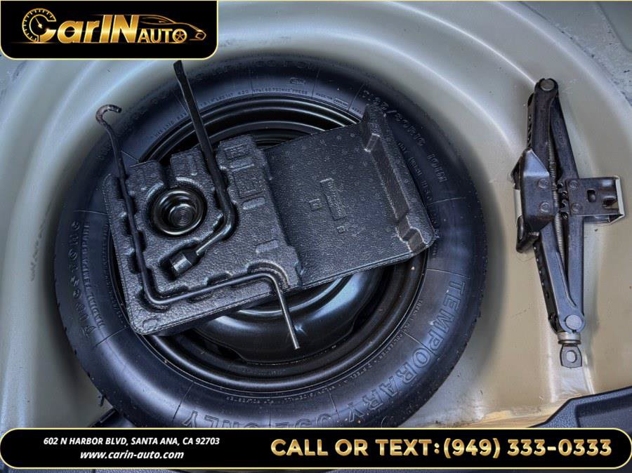 Used 2015 Toyota Corolla L FWD image 24