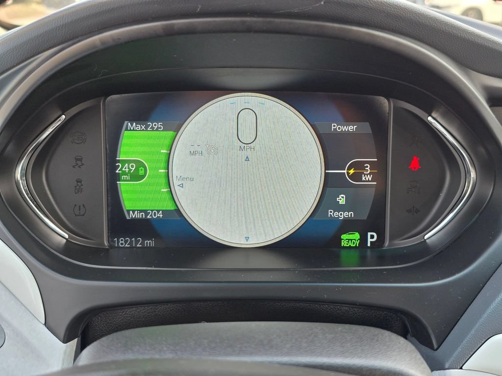 Used 2018 Chevrolet Bolt Premier w/ Driver Confidence II Package FWD image 22