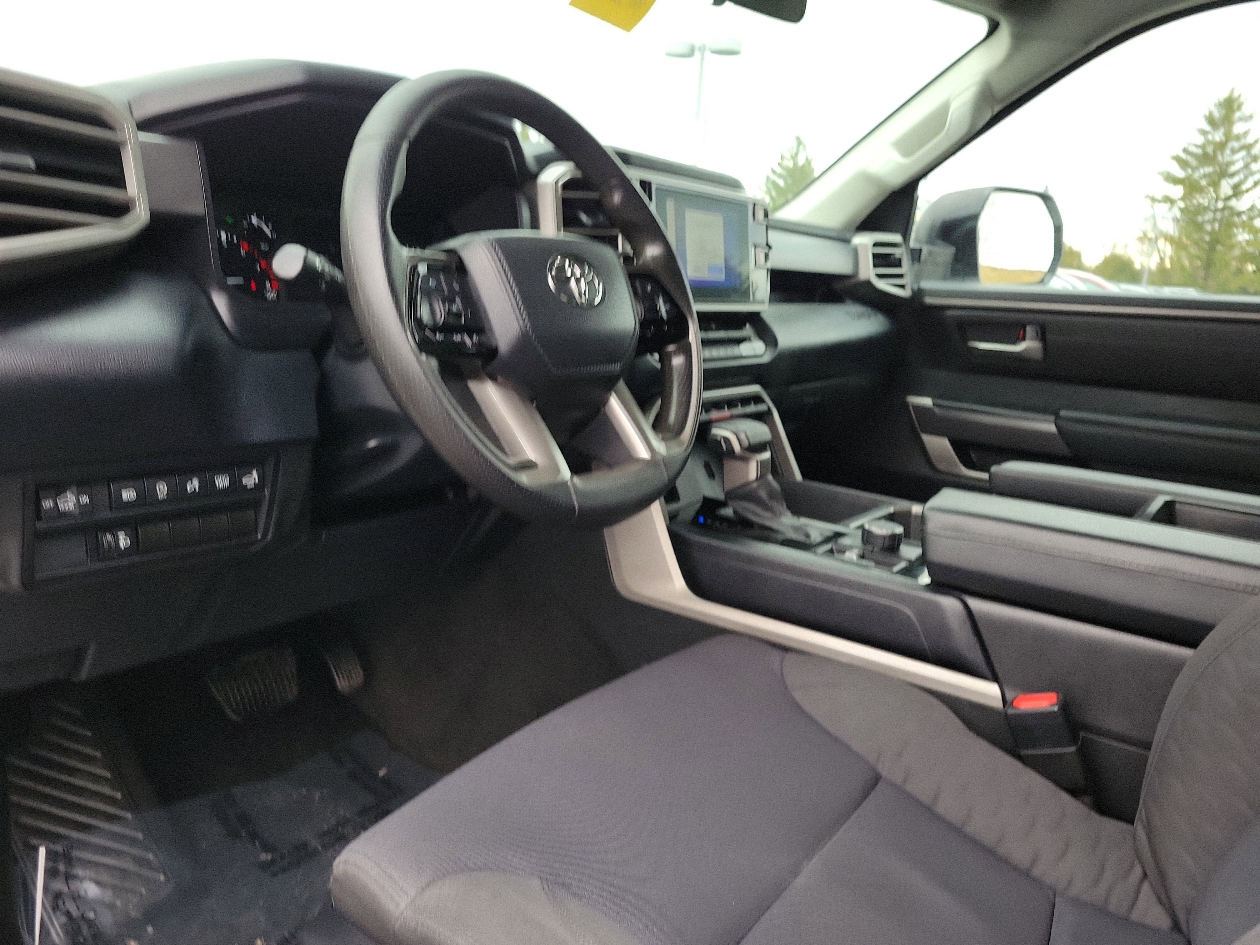 Used 2022 Toyota Tundra SR5 w/ SR5 Convenience Package image 19