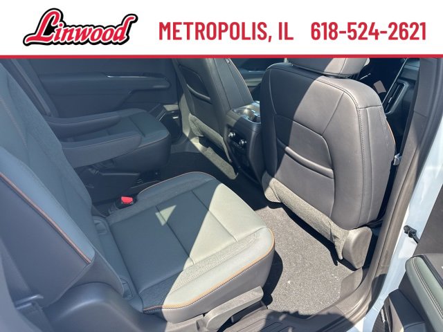 New 2026 GMC Acadia AT4 w/ Luxury Package image 8