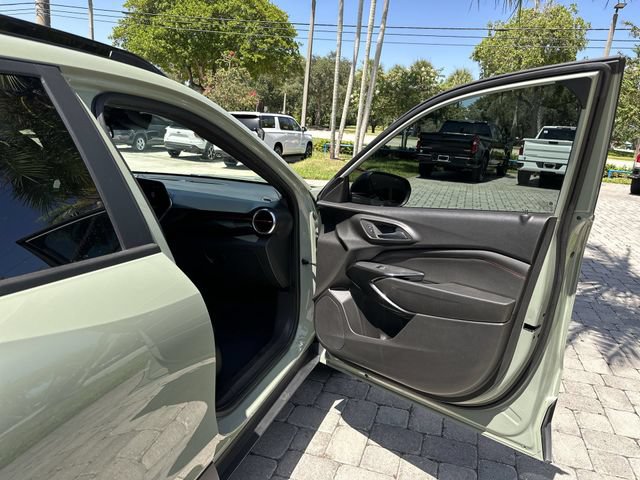 Used 2024 Chevrolet Trax RS FWD image 23