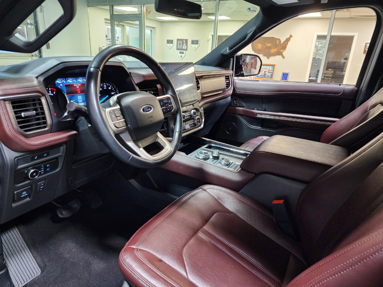 Used 2024 Ford Expedition Max Limited image 16