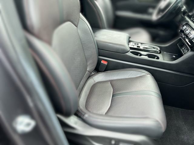 Used 2025 Honda Pilot Black Edition image 27