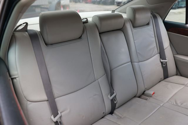Used 2011 Toyota Avalon FWD image 17