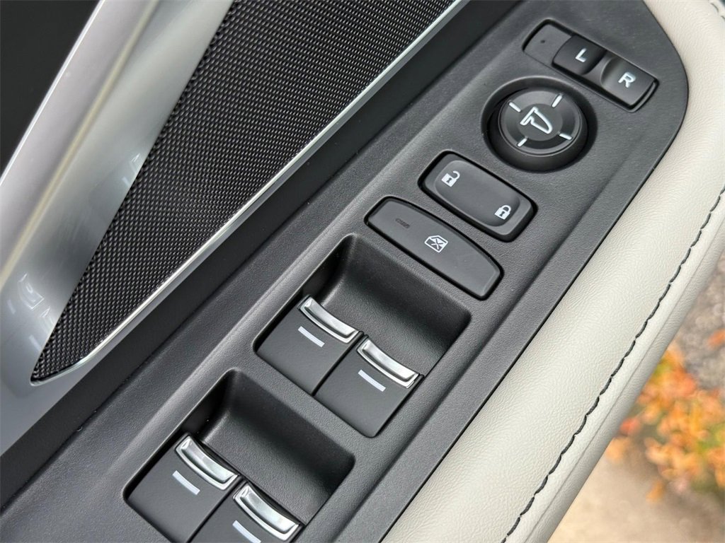 New 2025 Acura RDX SH-AWD image 15