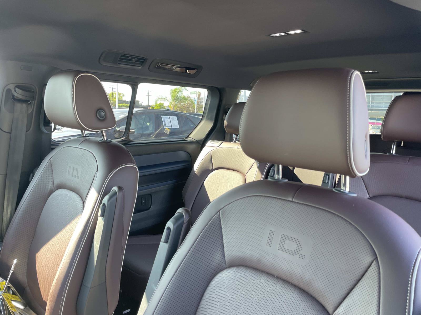 Certified 2025 Volkswagen ID. Buzz Pro S Plus AWD/4WD image 20