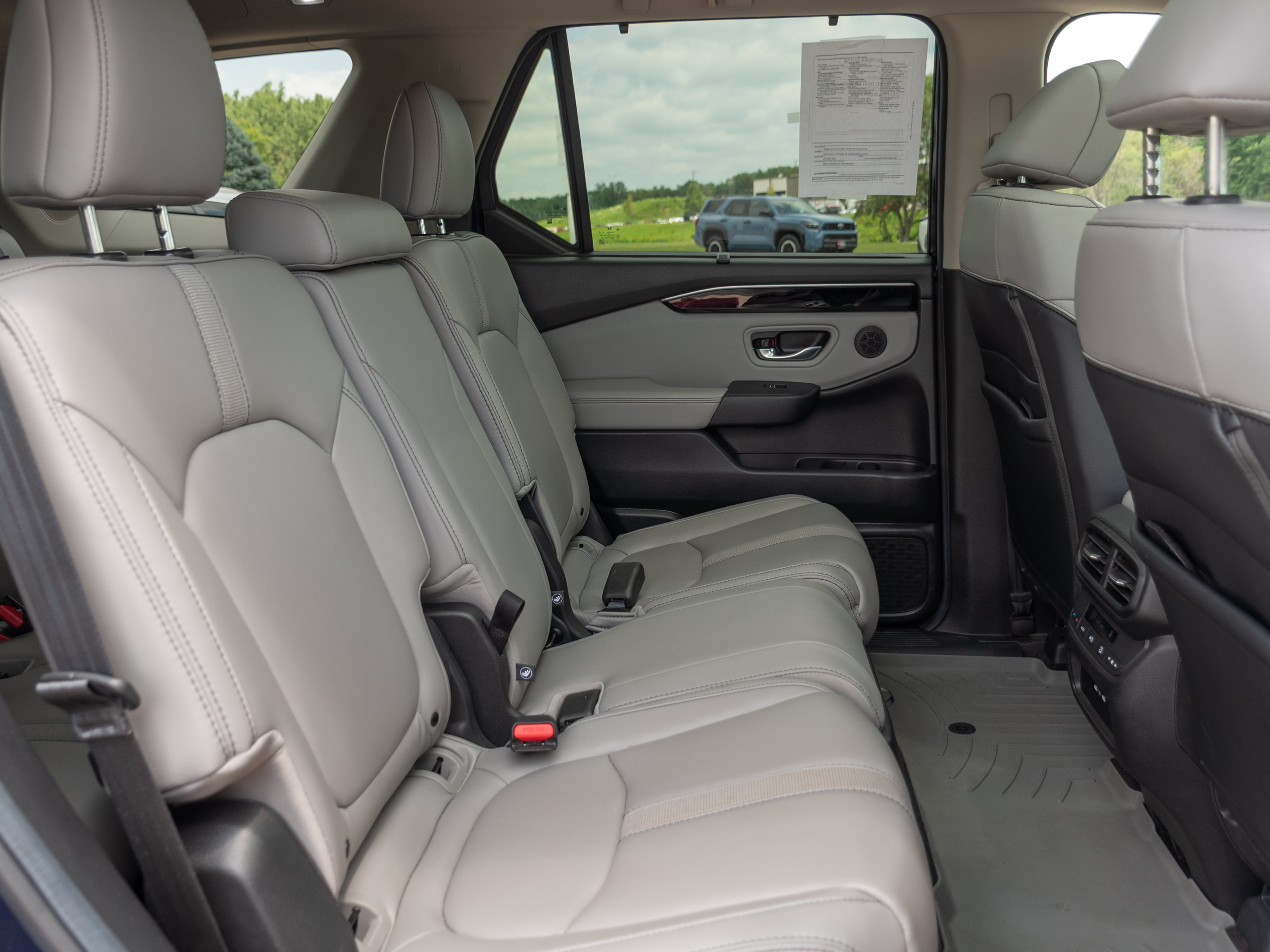 Used 2025 Honda Pilot Touring image 26