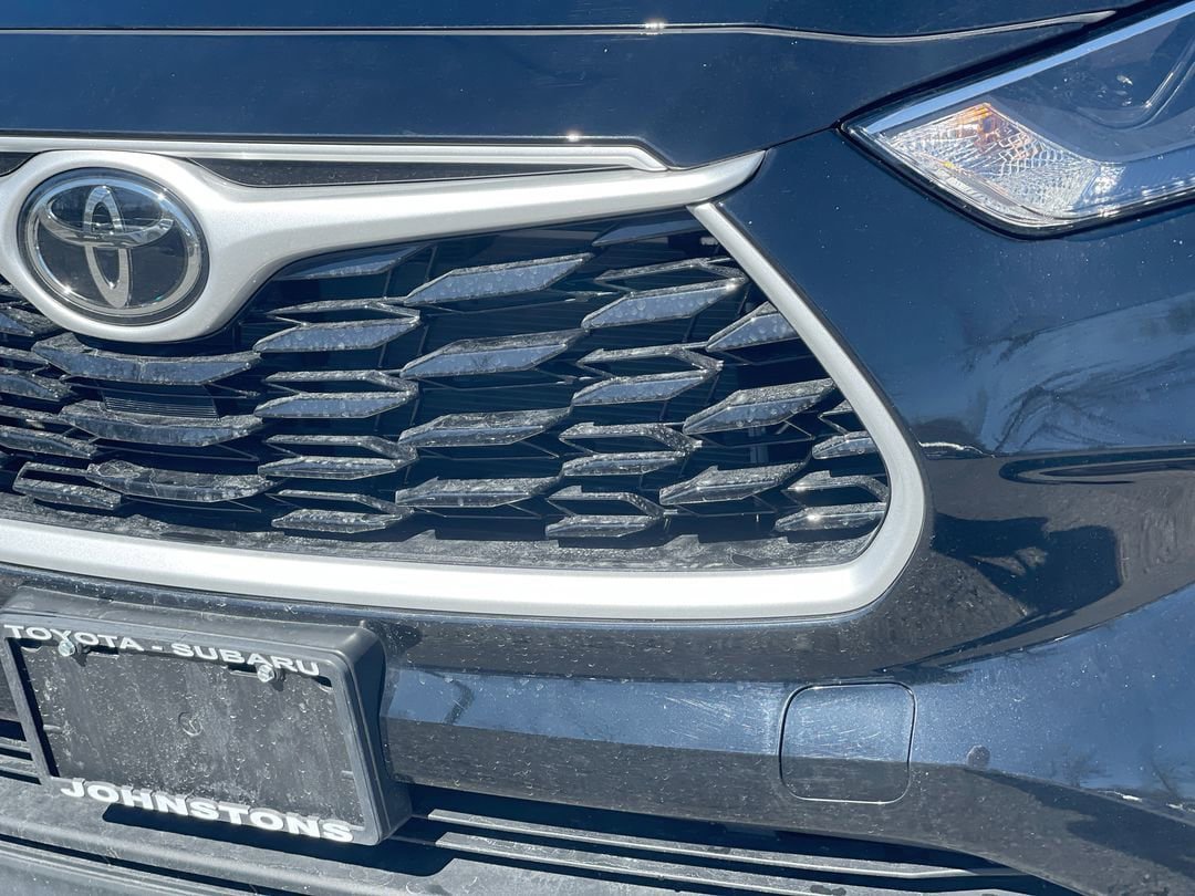 Used 2023 Toyota Highlander XLE AWD/4WD image 19