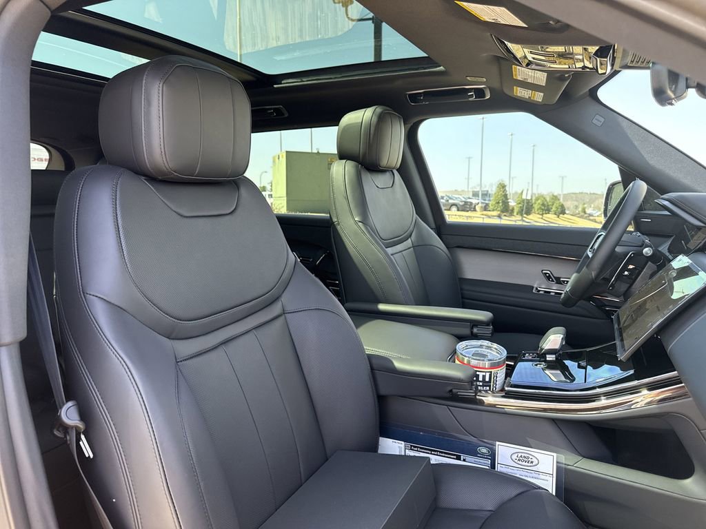 New 2025 Land Rover Range Rover Sport Dynamic SE image 16