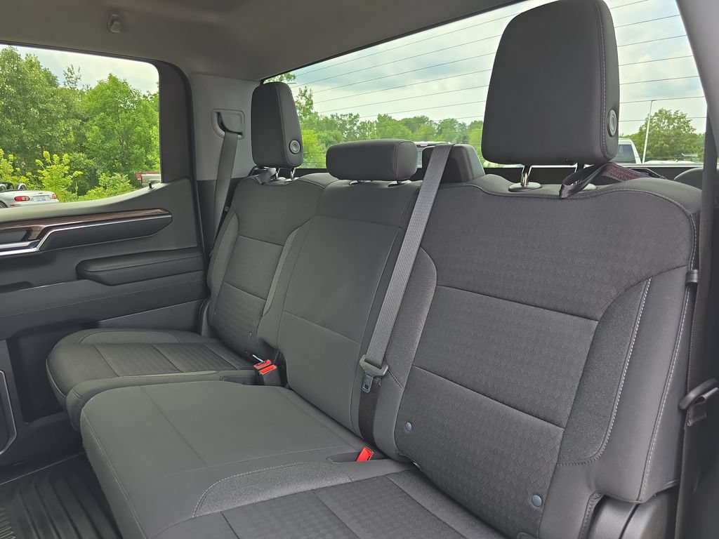 Used 2023 Chevrolet Silverado 1500 LT AWD/4WD image 13