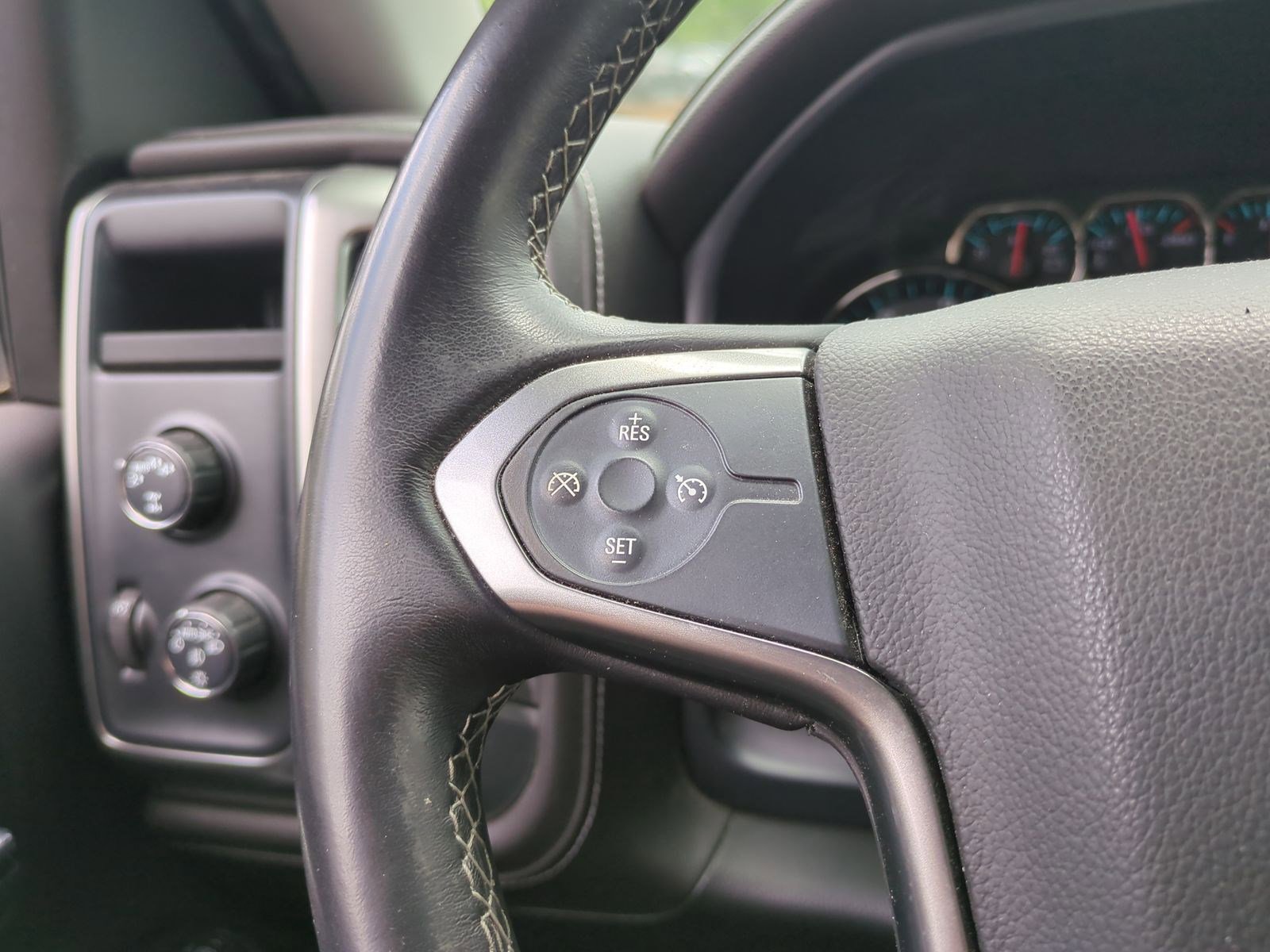 Used 2018 Chevrolet Silverado 1500 LTZ w/ Sport Package AWD/4WD image 19