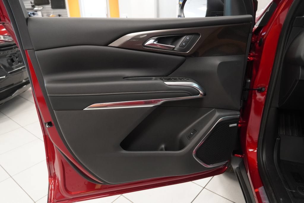 New 2027 Chevrolet Traverse Z71 w/ Enhanced Driving Package AWD/4WD image 17