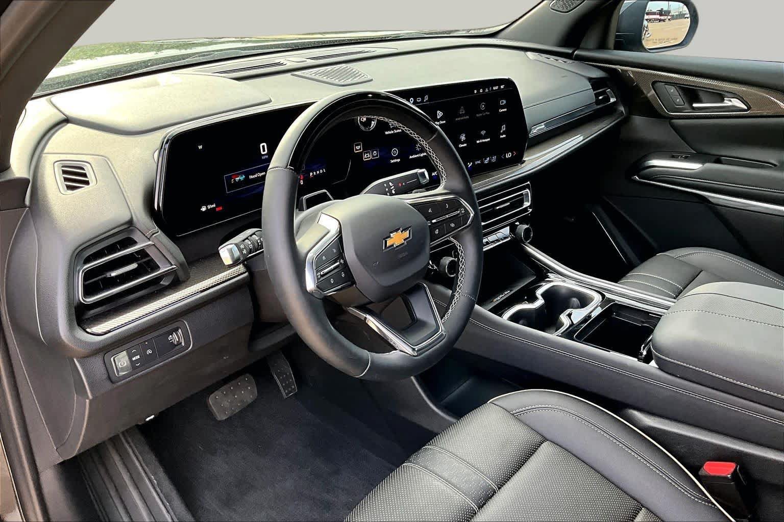 Used 2025 Chevrolet Traverse High Country w/ LPO, Floor Liner Package FWD image 18