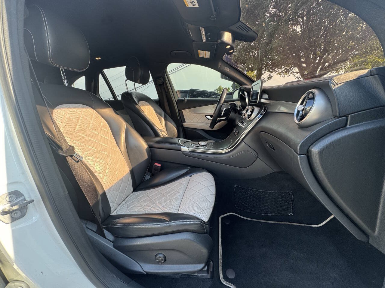 Used 2019 Mercedes-Benz GLC 300 image 15