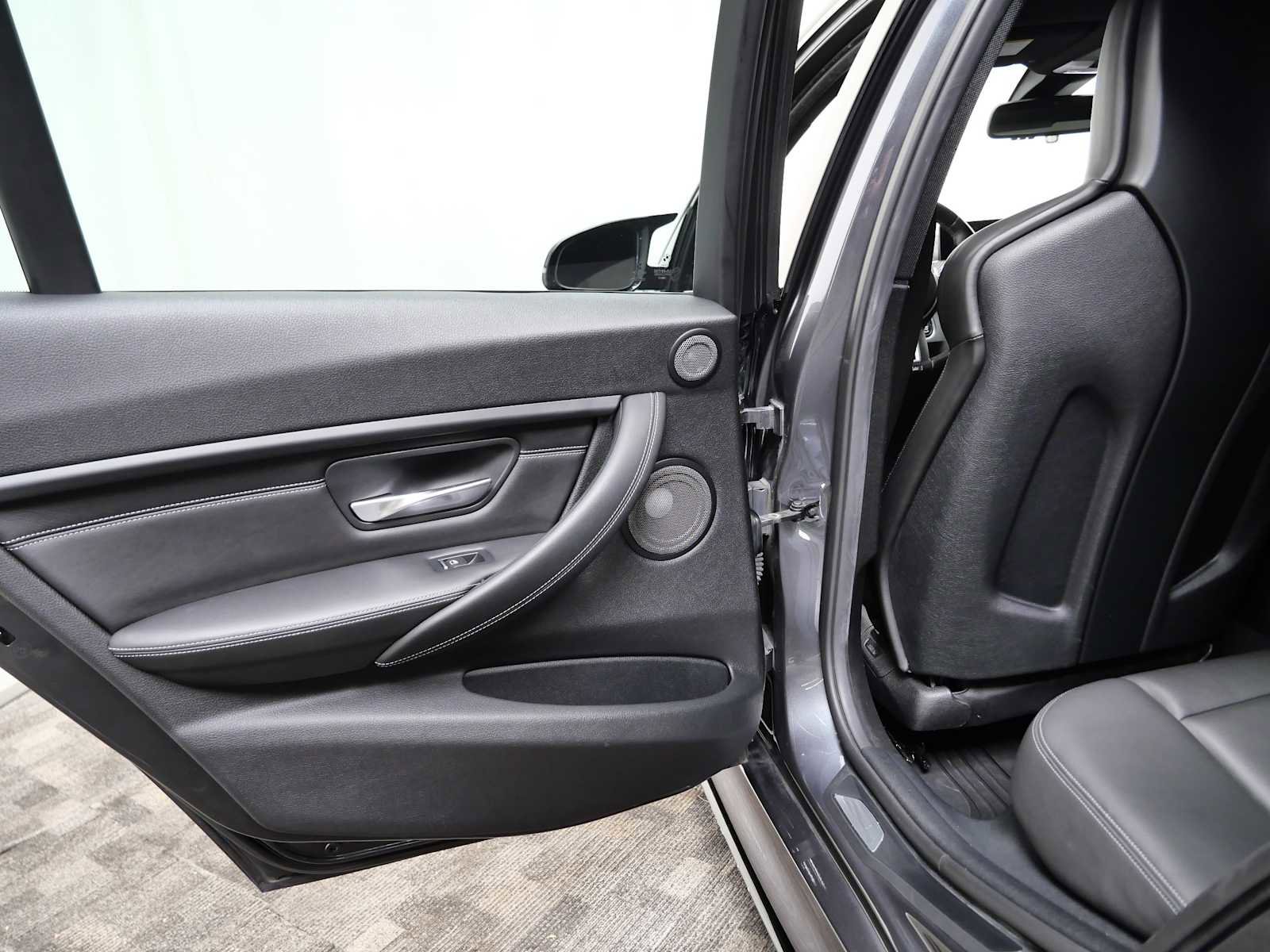 Used 2016 BMW M3 image 16