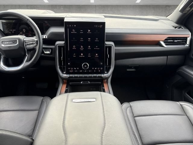 Used 2025 GMC Yukon XL Denali AWD/4WD image 3
