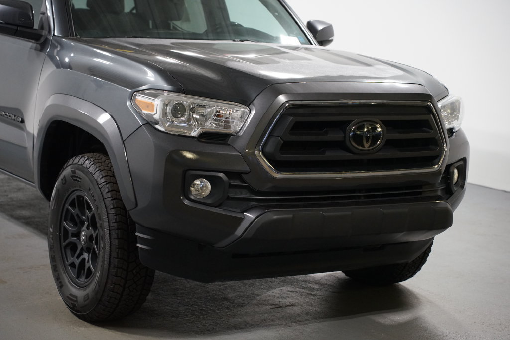 Certified 2022 Toyota Tacoma SR5 w/ Technology Package RWD image 4