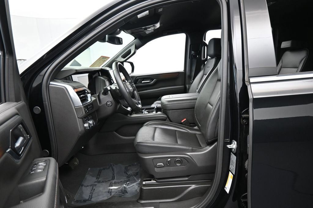 Used 2025 GMC Yukon XL Denali AWD/4WD image 11