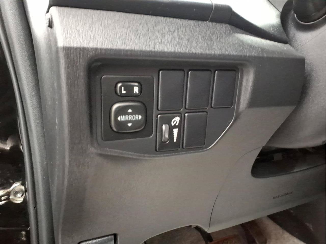 Used 2015 Toyota Prius Four FWD image 11
