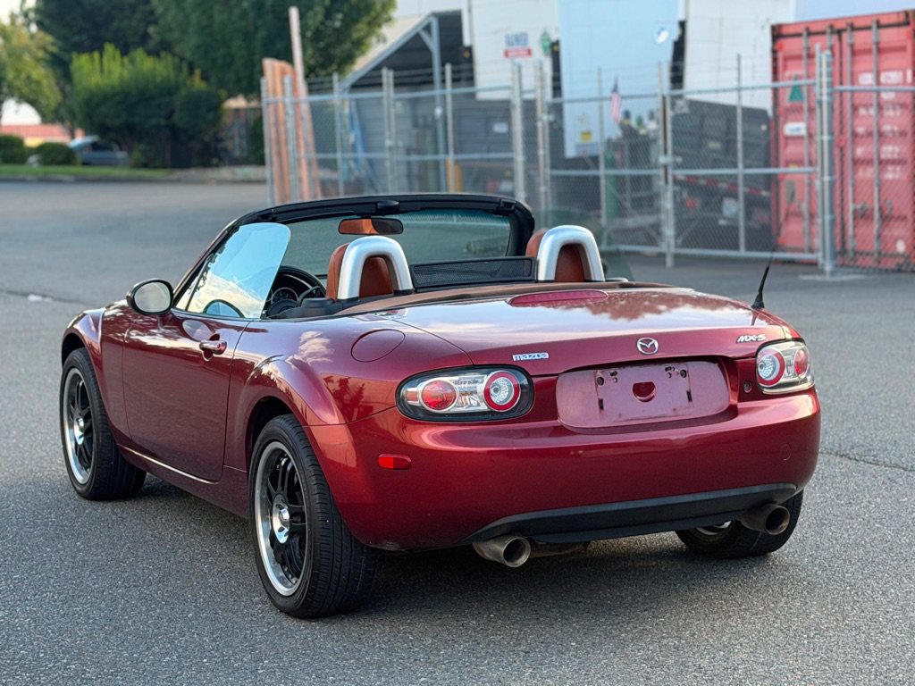 Used 2006 MAZDA MX-5 Miata Grand Touring RWD image 7