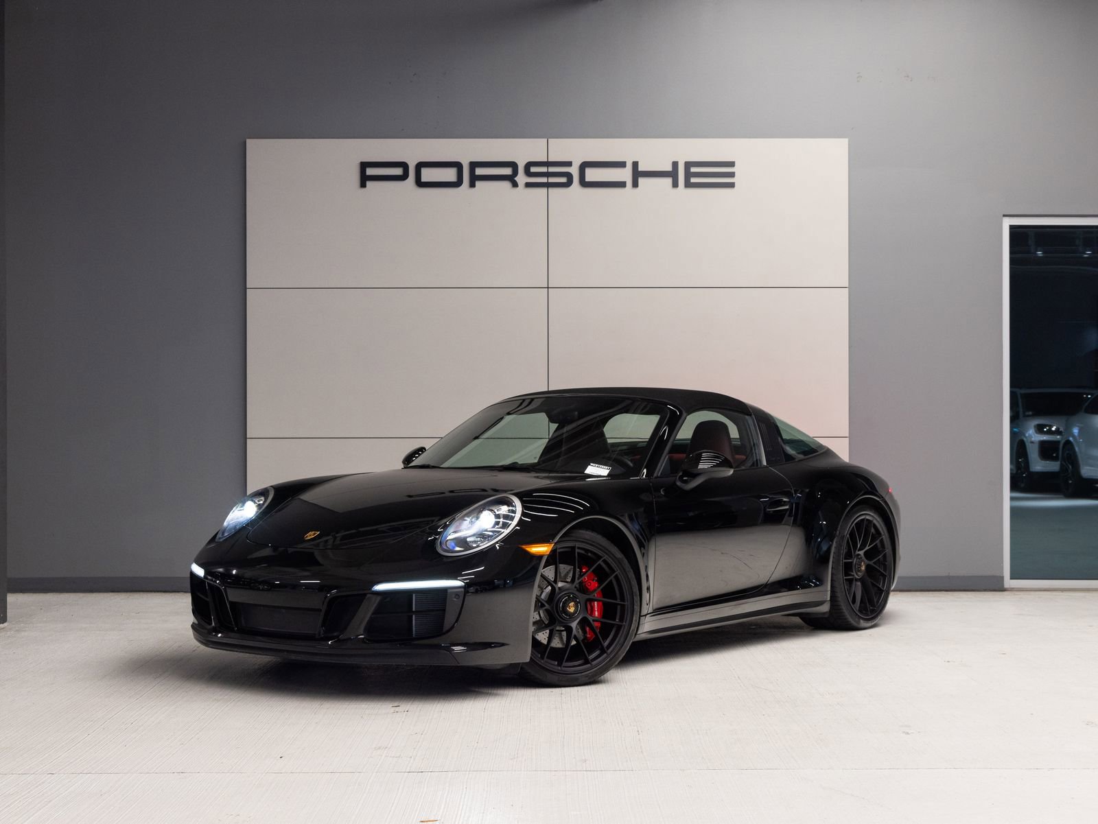 Certified 2019 Porsche 911 Targa 4 GTS AWD/4WD image 1