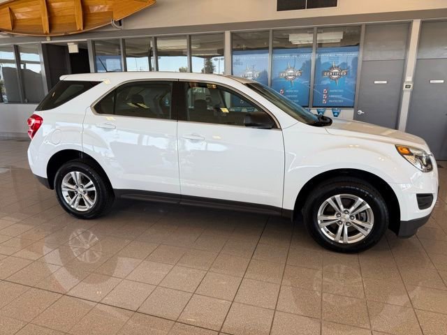 Used 2017 Chevrolet Equinox LS image 2
