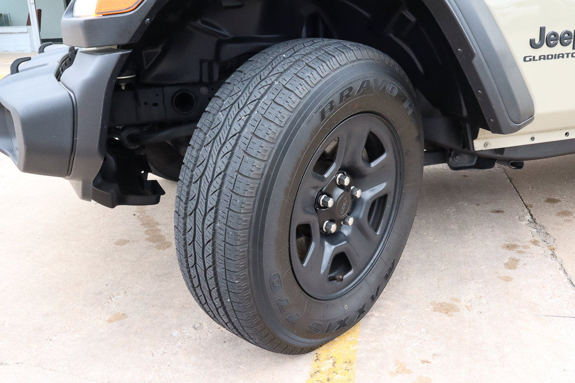 Used 2020 Jeep Gladiator Sport image 18