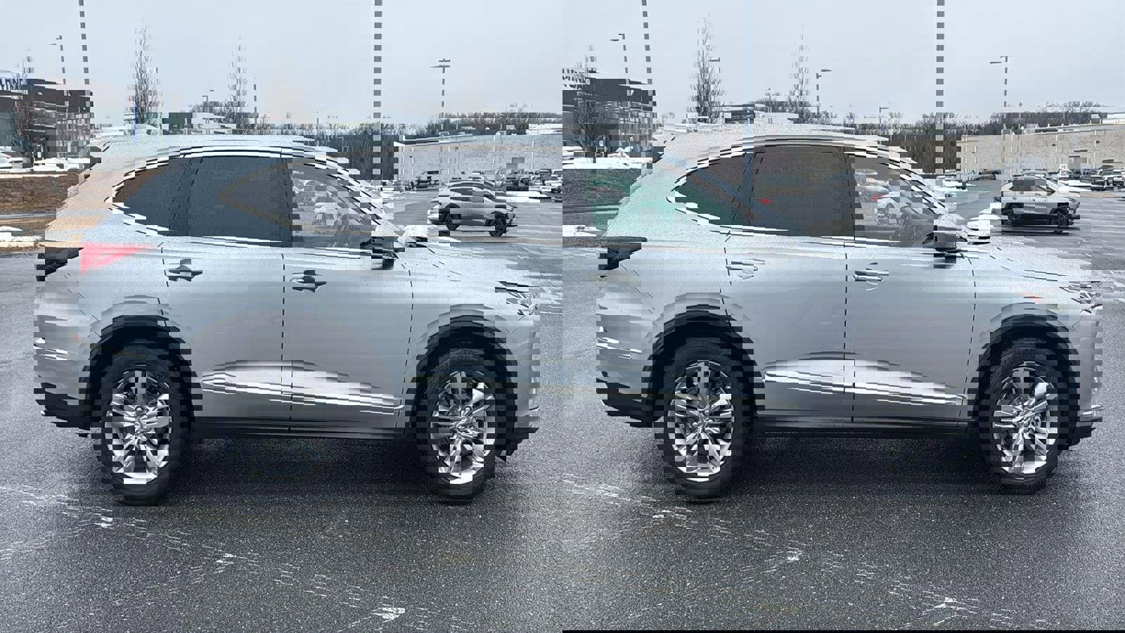 Used 2023 Acura MDX SH-AWD image 4