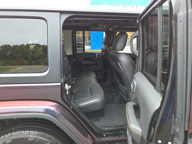 Used 2024 Jeep Wrangler Unlimited Sahara w/ Technology Group AWD/4WD image 59