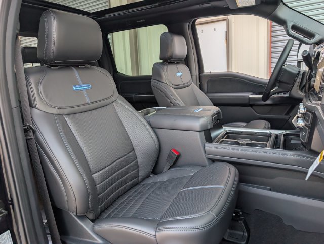 New 2026 Ford F450 Platinum w/ FX4 Off-Road Package AWD/4WD image 26