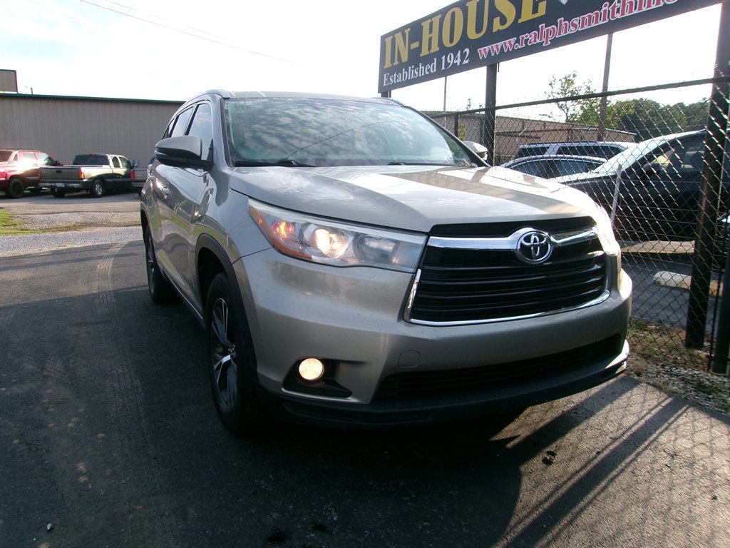 Used 2016 Toyota Highlander XLE image 5