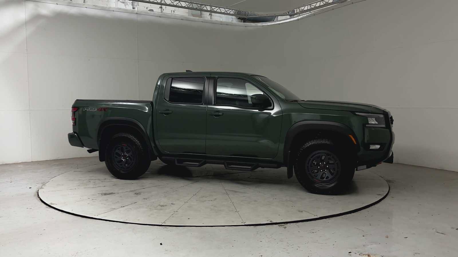 Used 2026 Nissan Frontier PRO-4X w/ Tow Package AWD/4WD image 9
