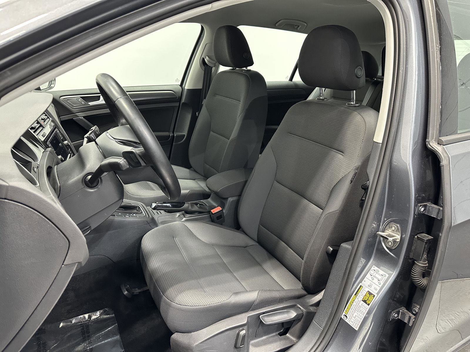 Used 2019 Volkswagen Golf S image 14