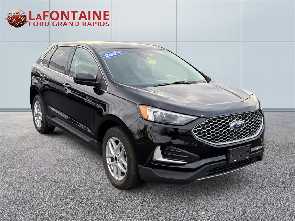 Used 2023 Ford Edge SEL image 3