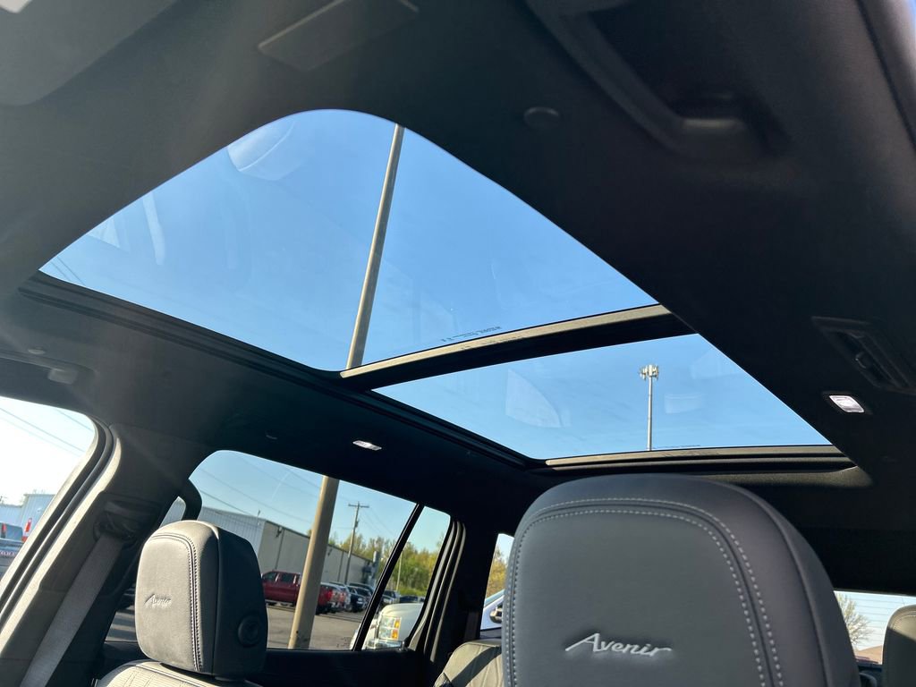 Used 2025 Buick Enclave Avenir w/ Super Cruise Package image 23