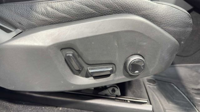 Used 2016 Volvo XC90 T6 Momentum w/ Momentum Plus Package image 13