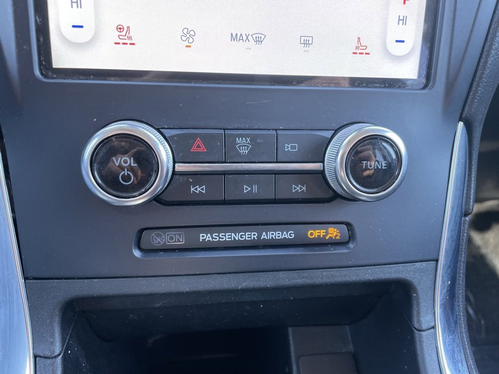 Used 2023 Ford Edge Titanium image 11